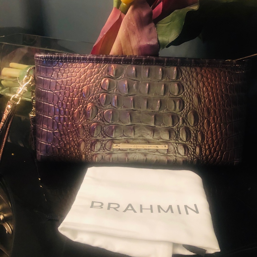 🔥 NWT Brahmin wristlet